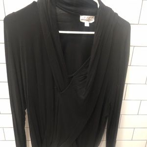 Long sleeve knit top